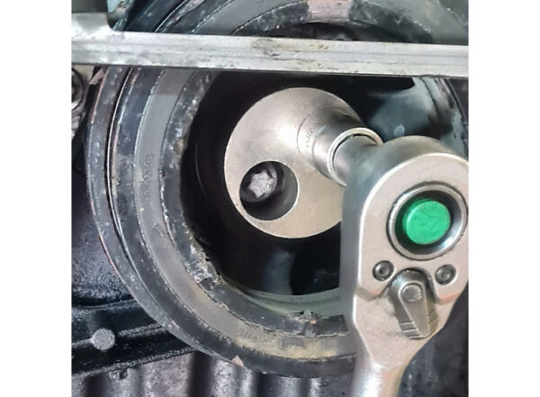 Zusatzbild 5 Einstellwerkzeug Steuerkette Mercedes OM 651
