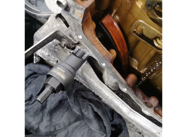 Zusatzbild 7 Einstellwerkzeug Steuerkette Mercedes OM642